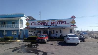 Clown Motel